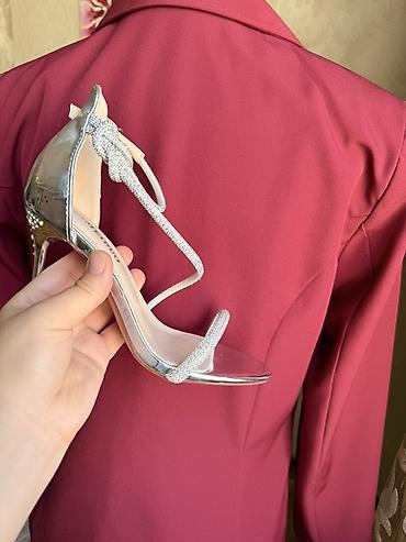 Basanoşka və səndəllər: Ölçü: 36.5, rəng - Gümüşü, Yeni — 4