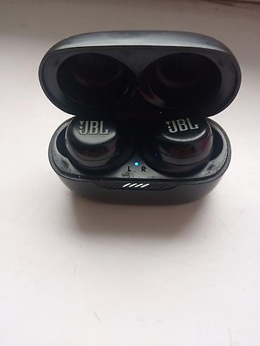 купить правый наушник airpods 4: Беспроводные наушники JBL Live Free NC+ TWS (True Wireless) в зарядном — 1