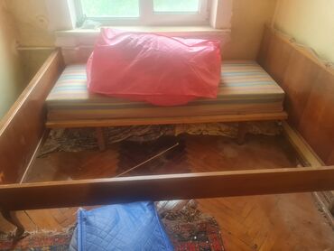 Dolablar: İşlənmiş, Açılan, 4 qapılı Düz dolab, Qarderob, paltar dolabı