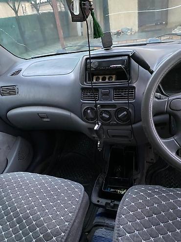 такта раум: Toyota Raum: 1998 г., Универсал — 6