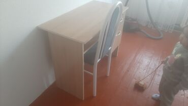 детский письменный стол для двоих: Комплект парты и стула, Новый, цвет - Коричневый