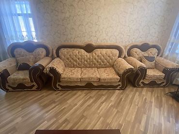 qedim xalca alan: Klassik üslubda 3 parçalı qonaq otağı dəsti - Tərkib: 1 ədəd — 1