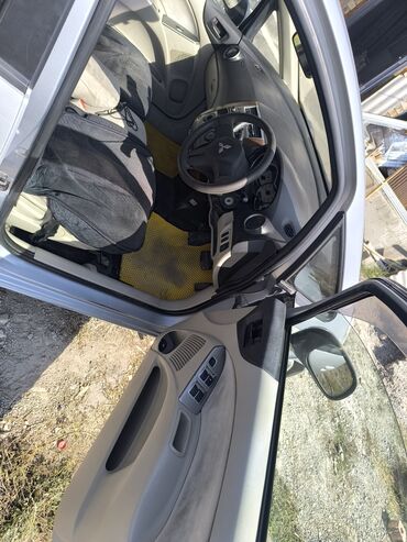 запчасть на хонда фит: Mitsubishi Colt: 2003 г., 1.3 л, Вариатор, Бензин