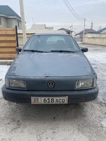 Volkswagen: Volkswagen Passat: 1988 г., 1.8 л, Механика, Бензин, Седан