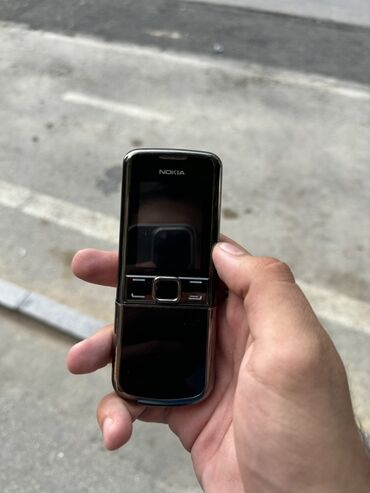 a 52 telefon: Nokia 8 Sirocco, rəng - Qara