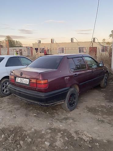 Унаа сатуу: Volkswagen Vento: 1992 г., 1.8 л, Кол менен иштөөчү, Бензин, Седан — 3