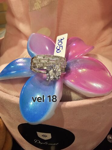 Minđuše: Srebrni nakit – više modela - Srebrne minđuše sa prozirnim cirkonima na lalafo.rs — 21 Minđuše: Srebrni nakit – više modela - Srebrne minđuše sa prozirnim cirkonima — 21