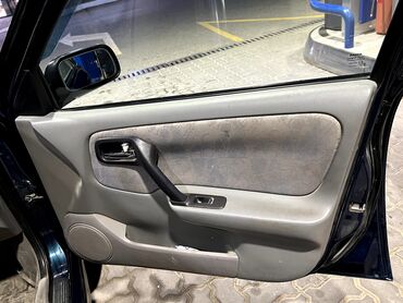 Nissan: Nissan Primera: 2000 г., 1.8 л, Механика, Бензин, Седан — 9