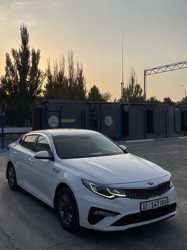 срочно продать машину: Kia K5: 2018 г., 2 л, Типтроник, Газ, Седан