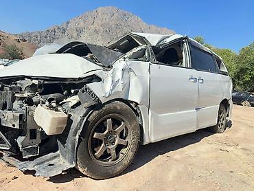на запчасти авто: Toyota Estima / Estima Aeras в аварийном состоянии год 2010 обьем 2.4 — 4