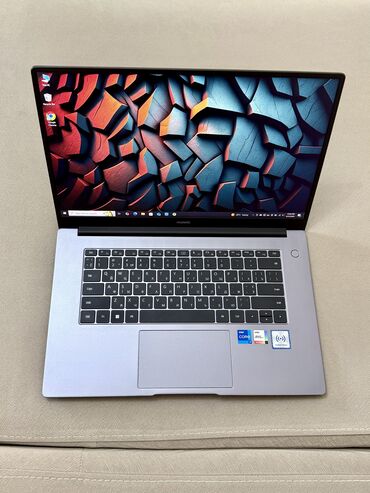 Huawei: Intel Core i7, 16 GB, 15.6 " — 8