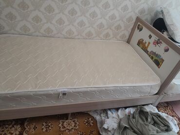 2 ярусные кровати: Две детские кровати по 5 тыс сом, За 10000 2 кровати, новые