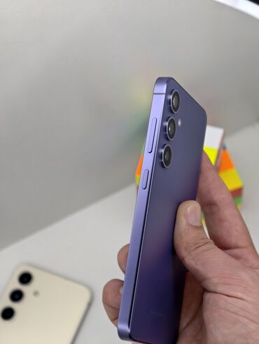 Samsung: Samsung Galaxy S24, Б/у, 256 ГБ, цвет - Белый, В рассрочку, 1 SIM, eSIM — 3