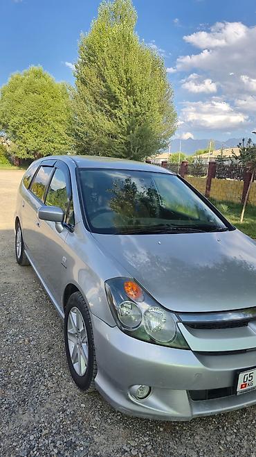Honda Stream: 2004 г., 2 л, Автомат, Бензин, Универсал