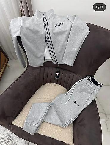 Kompleti: Pamuk skuba
m, l, xl, 2xl
Cena 3200 din — 3