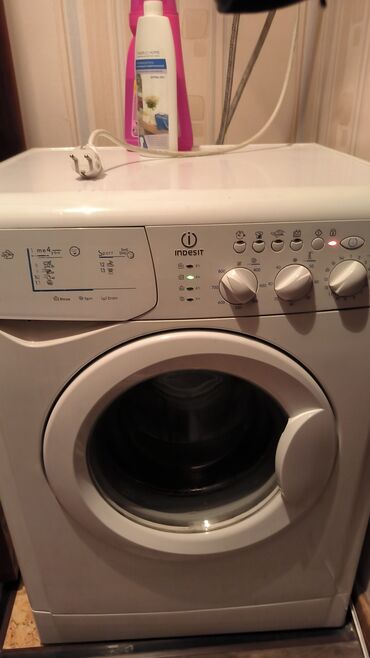 шланг стиральной машины: Стиральная машина Indesit, Б/у, Автомат, До 5 кг, Полноразмерная