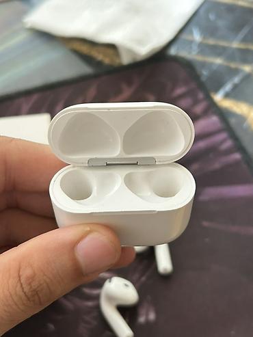 apple airpods 4 qiymeti: Heçbir problemi yoxdur. Təmirdə olmayıb. Üzərində kabro veriləcək — 5