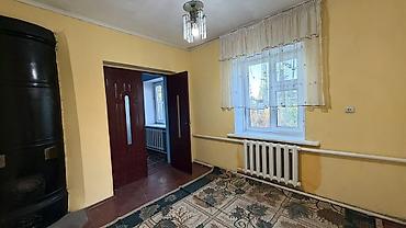 3: Продается пол дома с участком и огороженным двором. Район нового — 8