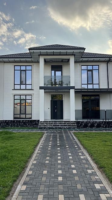 Продажа домов: Продаётся современный двухэтажный дом, В тихом центре, сочетающий — 3