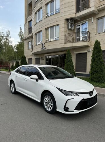 Toyota: Toyota Corolla: 2019 г., 1.8 л, Автомат, Гибрид, Седан