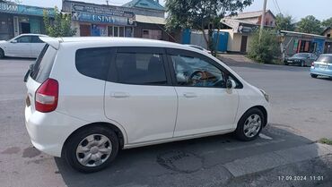 рассрочкага машина сатам ош: Honda Fit: 2003 г., 1.3 л, Вариатор, Бензин, Седан