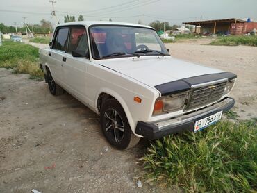 срочно продам авто в связи с переездом: ВАЗ (ЛАДА) 2107: 2003 г., 1.5 л, Механика, Бензин, Седан