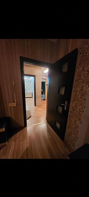 8 noyabr prospekti evler: Xırdalanda texnikomun yanında 3 otaq. tam əşyalı. avara insanlar — 6