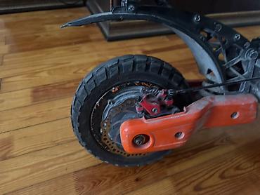 Elektrik nəqliyyatı: İşlənmiş Elektrik samokat 10", > 1000 Vt, > 45 km/s, Ünvandan götürmə — 4