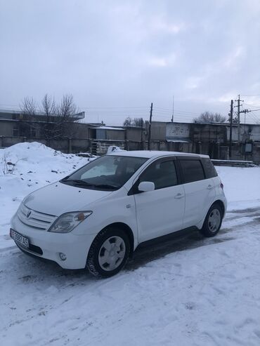 taiota ist: Toyota ist: 2002 г., 1.3 л, Автомат, Бензин, Седан