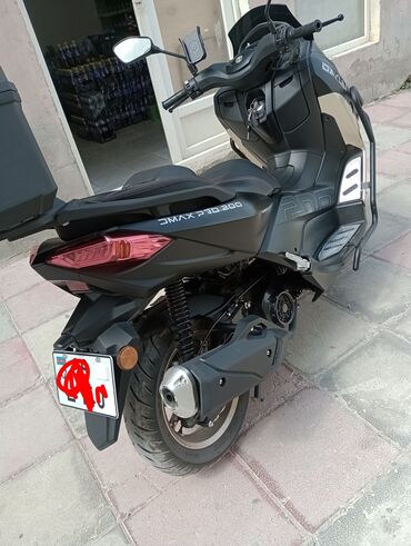 Motonəqliyyatın icarəsi: Dayun DMAX PRO 200 skuteri Xüsusiyyətlər: - Həcm: 200 cc (gövdə