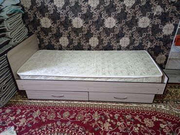 купить односпальную кровать бу: Односпальная кровать, Б/у, С ящиком для хранения, длина - 195 см