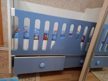 uşaq dojdevikləri: Oğlan və qız üçün, Çarpayı, Bazasız, Matras ilə, Siyirməli