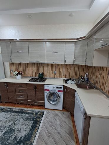 Mətbəx mebeli: Mətbəx mebeli satılır 600₼. Əla vəziyyətdədir. Sökülüb.Üzərində qaz
