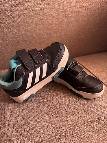 адидас бу красовка: Детские кроссовки adidas (модель на липучках) - Размер: 28 EU (UK 10K — 1