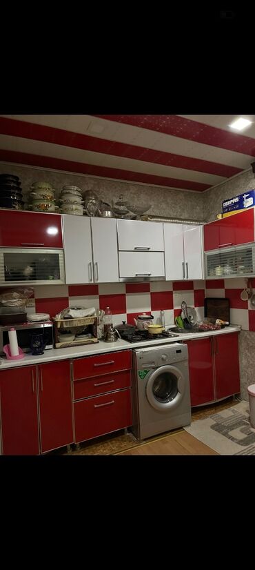Çarpayılar: Mətbəx mebeli 250 azn əla vəziyyətdədi ünvan Balaxanı 0101ml Nəzrin