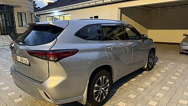 2022: Toyota Highlander: 2022 г., 3.5 л — 3