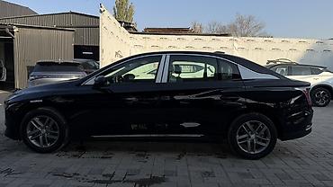 hongqi e hs3: Hongqi E-QM5 Hongqi: 2025 г., Электромобиль, Седан — 3