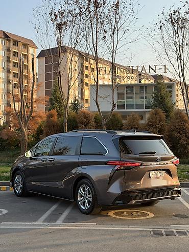 газ 53 бак: Toyota Sienna: 2022 г., 2.5 л, Вариатор, Гибрид, Минивэн — 4