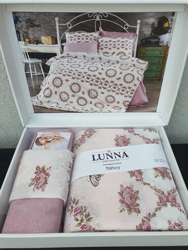 Posteljina: LUNA POSTELJINE CENA: 3100 DIN Materijal: 100% pamuk Komplet — 4