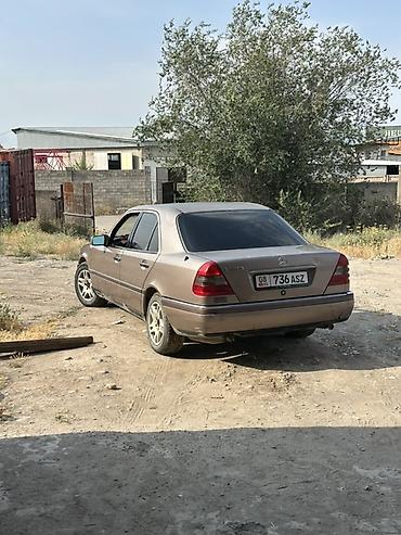 x class: Mercedes-Benz E-Class: 1993 г., 2.2 л, Автомат, Газ, Седан — 1