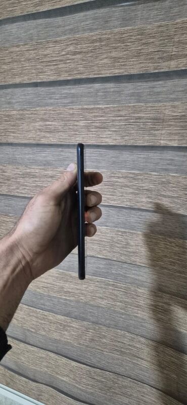 Redmi: Super vezyetde di 2 ci tel kimi istifadə olunub eziyi ciziqi donmaqi — 8