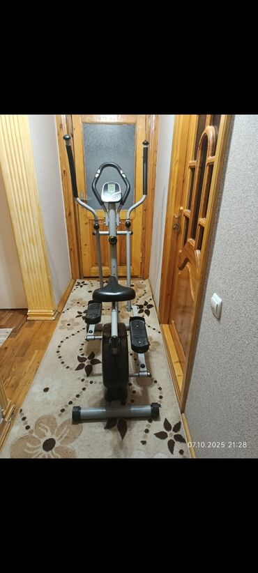 Маски, очки: Velo trenajor 250m
A1401
 kod xanim Gəncə şəhərində