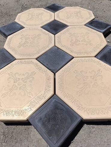 Тротуарная плитка: Тротуарная плитка двух видов: с орнаментом в виде звезды и с узором — 3