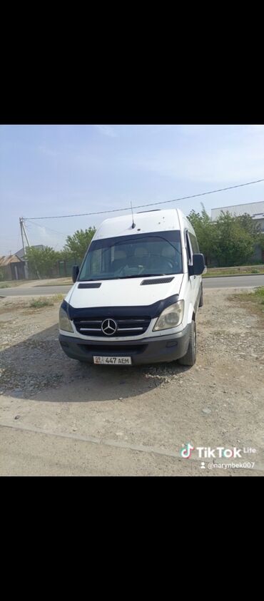 исык кол: Автобус, Mercedes-Benz