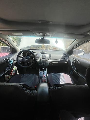 lexus 4.7: Kia Forte: 1.6 l | 2010 il Sedan — 10