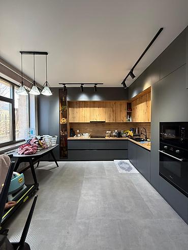 Продажа таунхаусов: Продаётся современный таунхаус в селе Беш-Кунгей Площадь: 130 м² — 1