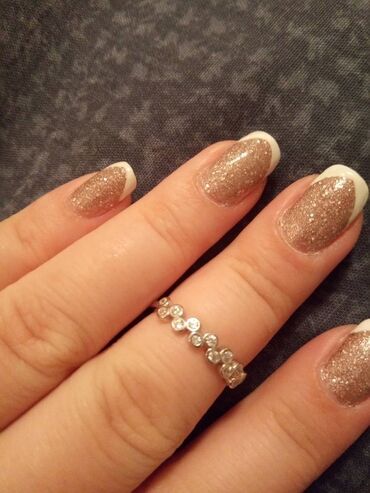 marama oko vrata sa dela: Nov srebrni prsten sa cirkonima,prelep,velicina 17mm