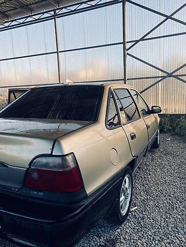black vision: Daewoo Nexia: 2005 г., 1.5 л, Механика, Бензин, Седан — 5