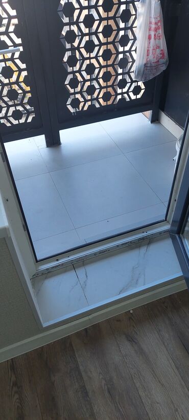 Ремонт под ключ: Современная квартира-студия с новой отделкой и встроенной мебелью - — 3