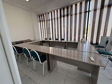 Сдаю Офисный кабинет: 32 м², С ремонтом, С высокими потолками